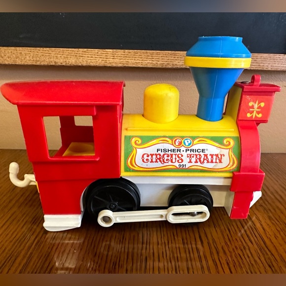 SOLD -   Vintage Fisher Price #991 Little People Circus Train Engine Only - Picture 2 of 12